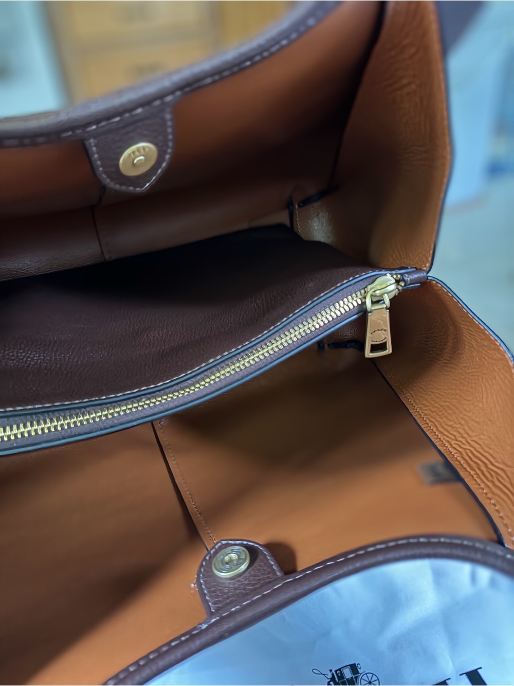 Authentic Coach Lana Shoulder Bag Leather - Maple *Largest of the 3 Lana bags* - Picture 11 of 16